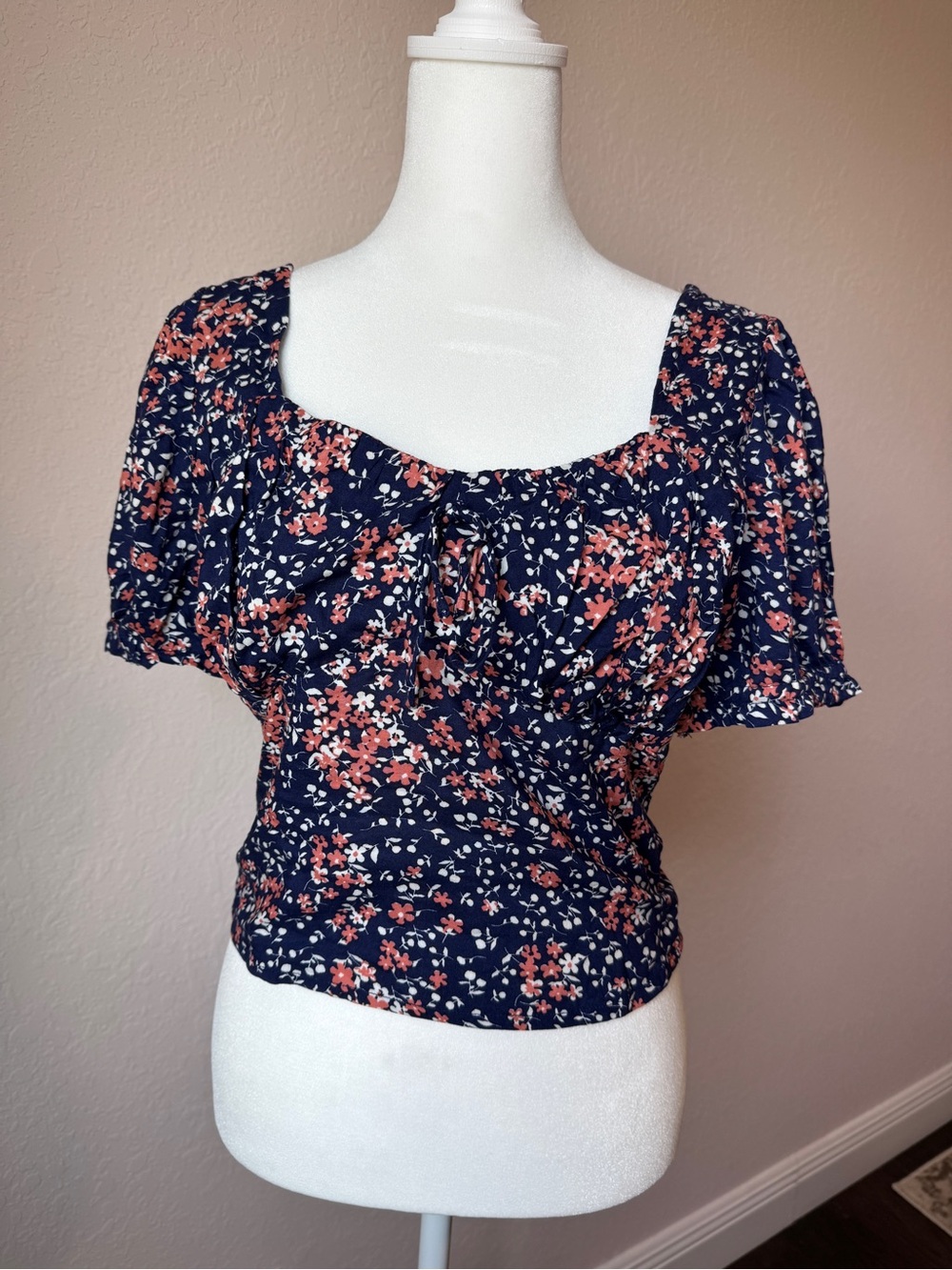 Planet Gold NWT Floral Puff Sleeve Smocked Crop Top Medium